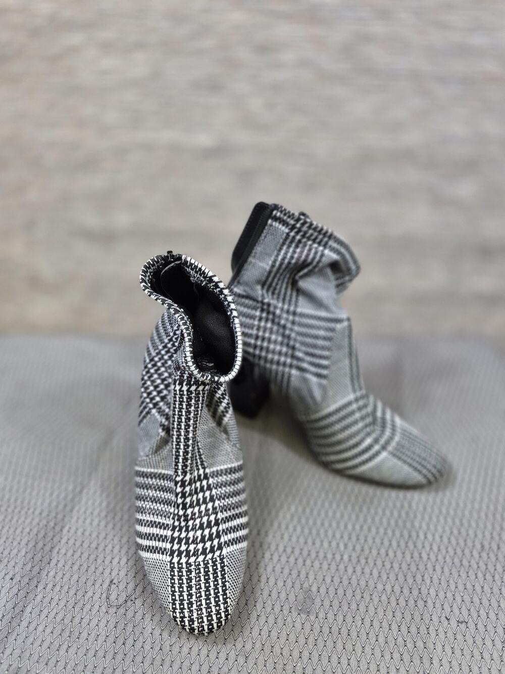 Aldo Boots Womens Size 6M Black Houndstooth Sock Ankle Block Heel Zip *READ